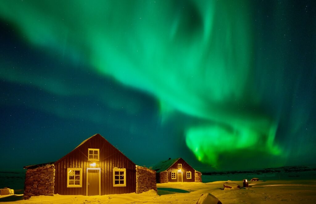 ICELAND Torfhus+Retreat aurora