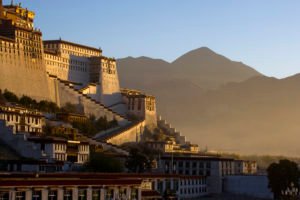 Rail Journeys - Roof of the World Tibet